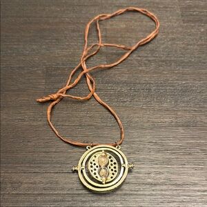 Harry Potter Time Turner Necklace hourglass